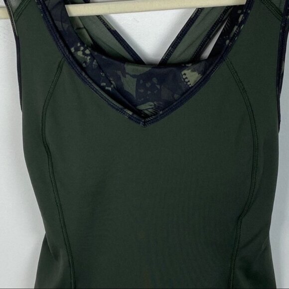 Lululemon Super Sport Tank Top Gator Green Biggie Fly Size 2 Built in Bra Yoga - Picture 9 of 11